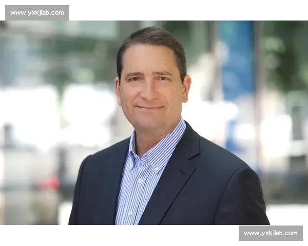 狼队官宣泰蒂出任职业足球总监 前罗马高管加盟强化战略体系