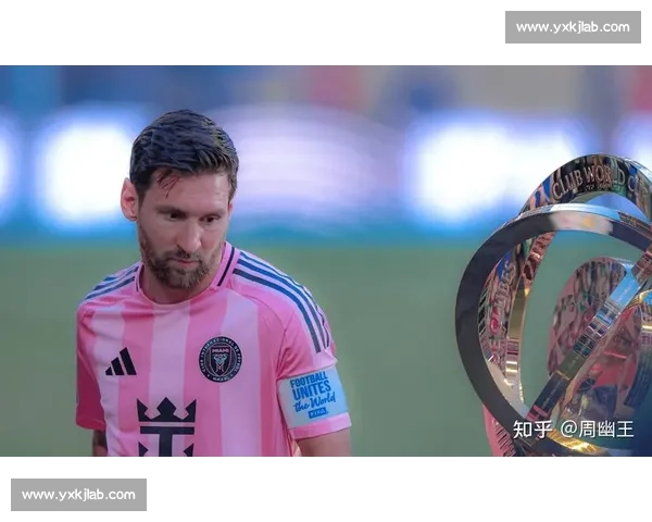 恩怨局秒变温情时刻！登贝莱追星梅西，媒体炒作翻车现场